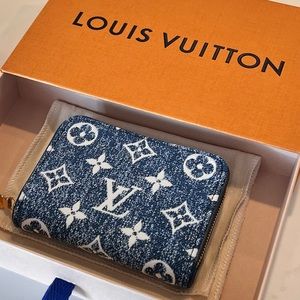 Authentic Louis Vuitton Denim Zippy Coin Purse